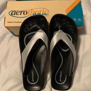Aeothotic flip flops with arch support